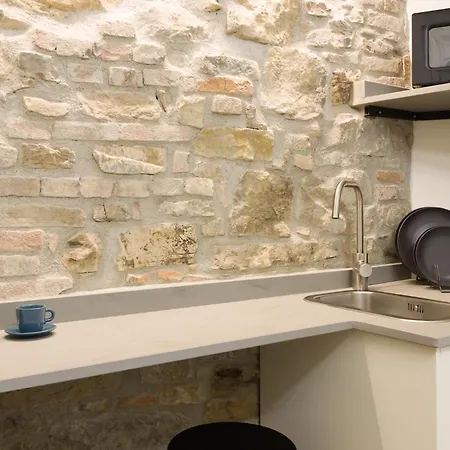 Art - Fontana Del Delfino