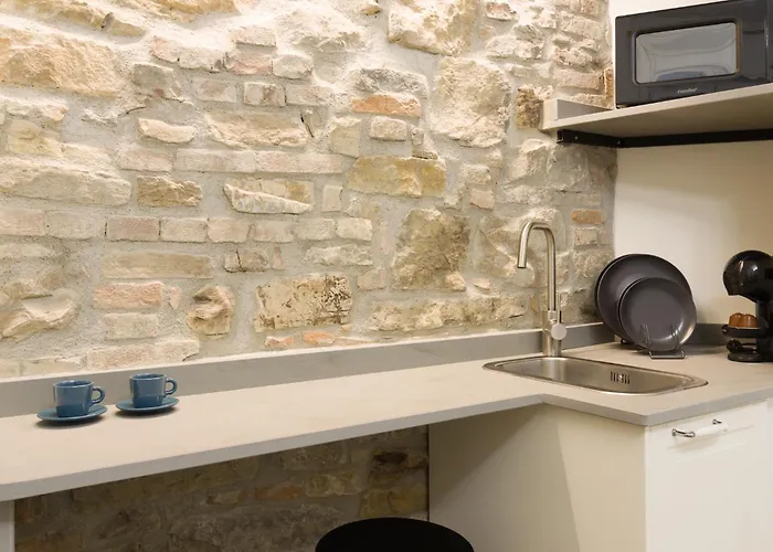 Art - Fontana Del Delfino