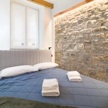 Art - Fontana Del Delfino 公寓